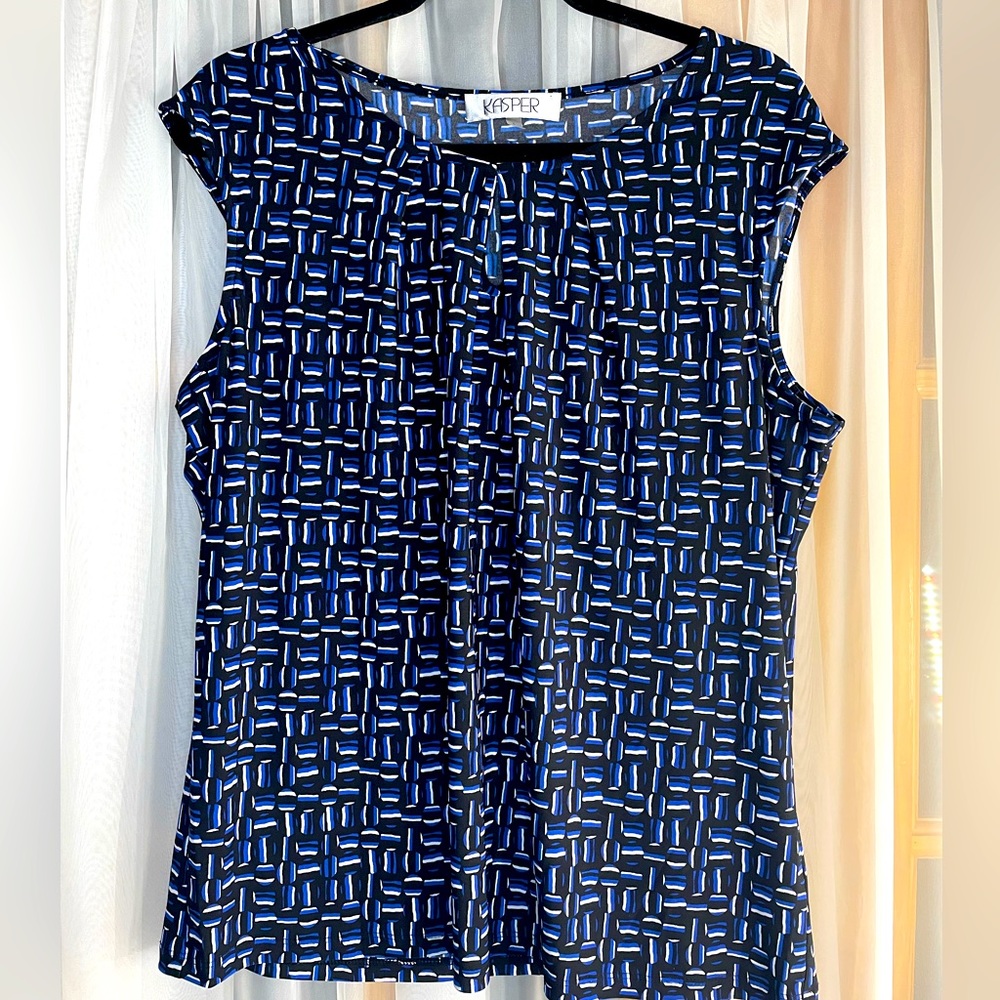 Itm 0021 Kasper sleeveless top size LG